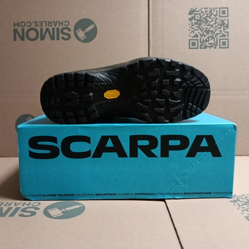 BOXED PAIR OF SCARPA TERRA GTX BOOTS IN BROWN SIZE UK 5.5