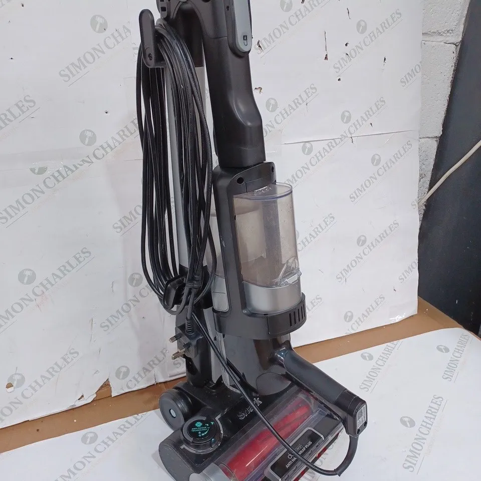 SHARK STRATOS ANTI HAIR WRAP PET PRO VACUUM CLEANER