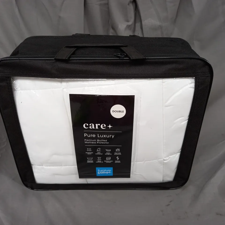FURNITURE VILLAGE PREMIUM QUILTED MATTRESS PROTECTOR IN WHITE SIZE DOUBLE