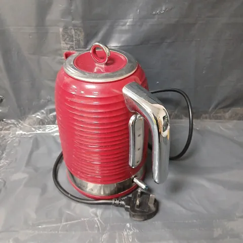 RUSSELL HOBBS RIBBED KETTLE IN RED