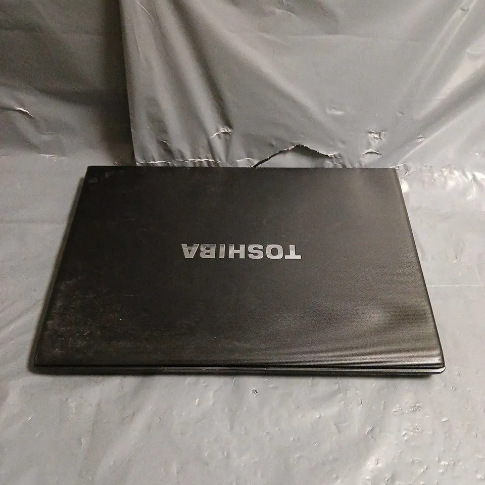 TOSHIBA TECRA R840 LAPTOP 