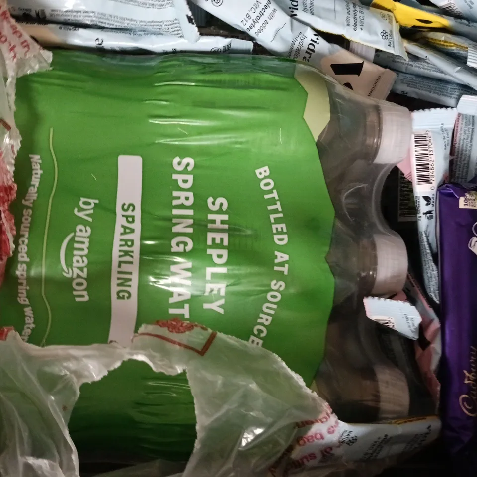 APPROXIMATELY 10 ASSORTED FOOD AND DRINK ITEMS TO INCLUDE SPARKLING SPRING WATER, MONSTER, EXTRA VIRGIN OLIVE OIL, ETC
