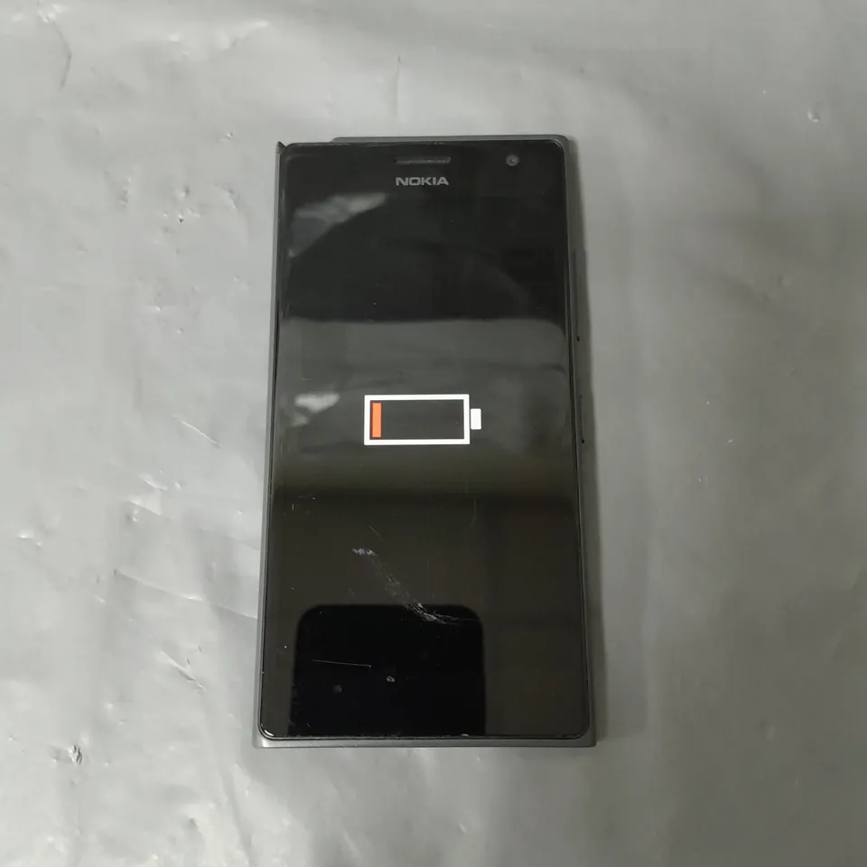 UNBOXED NOKIA LUMIA 735 02 BLACK 8GB