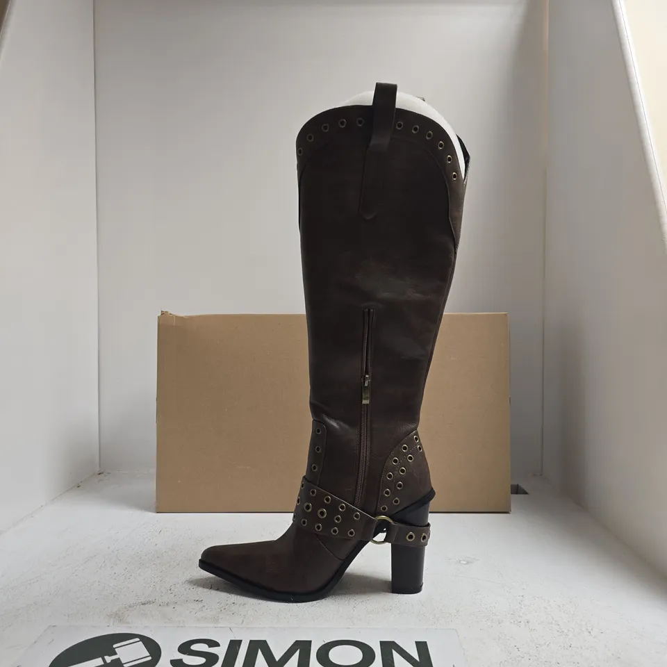 KOI WOMEN'S KNEE-HIGH BOOTS – BROWN LEATHER WITH GOLD EMBROIDERY AND STUDDED STRAPS SIZE 7