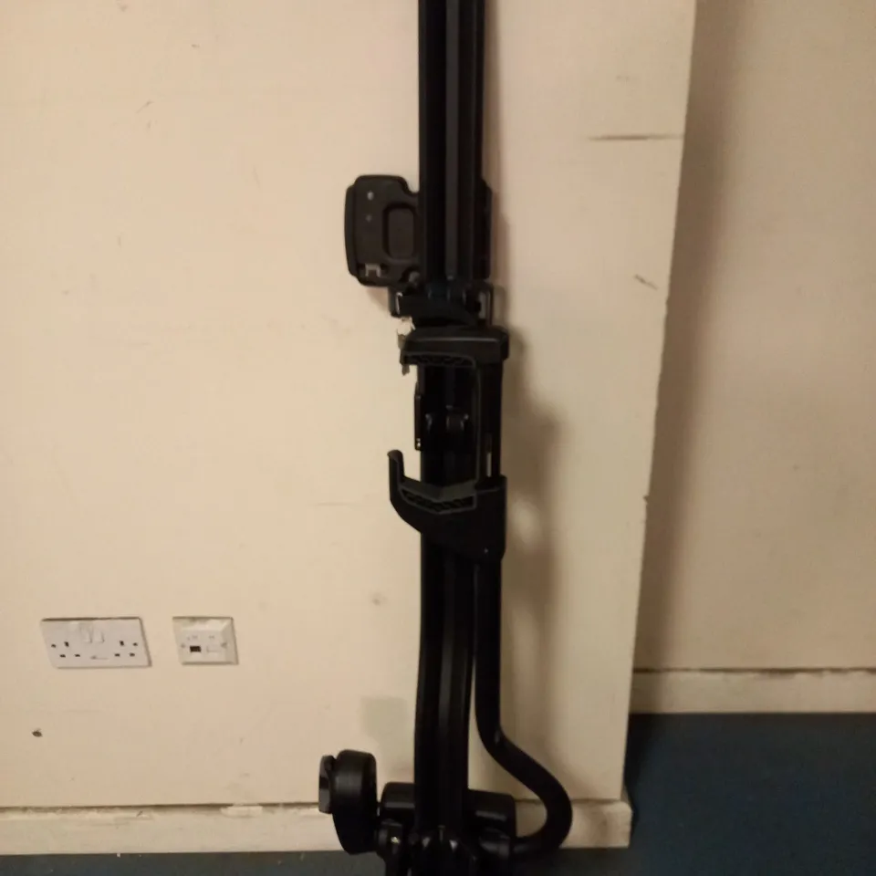 THULE ROOF BIKE RACK - BLACK COLLECTION ONLY