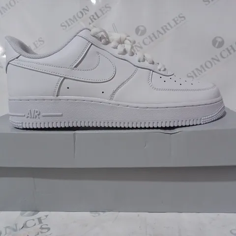 BOXED PAIR OF NIKE WOMANS AIR FORCE 1 '07 SHOES IN WHITE UK SIZE 7.5