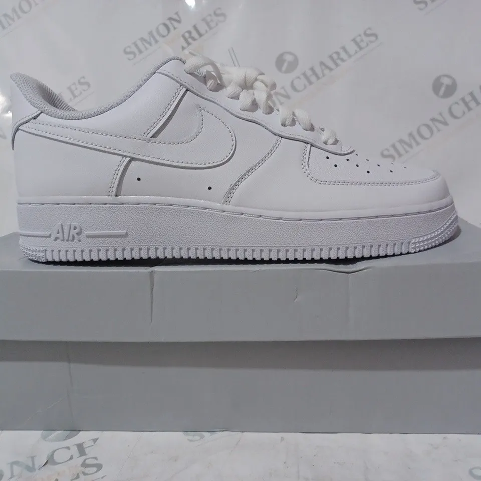 BOXED PAIR OF NIKE WOMANS AIR FORCE 1 '07 SHOES IN WHITE UK SIZE 7.5