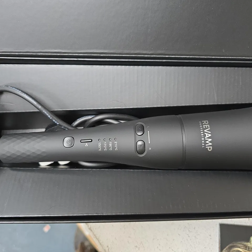 BOXED REVAMP HOLLYWOOD CURL AUTO-ROTATE CERAMIC CURLER CL-2000X-GB 