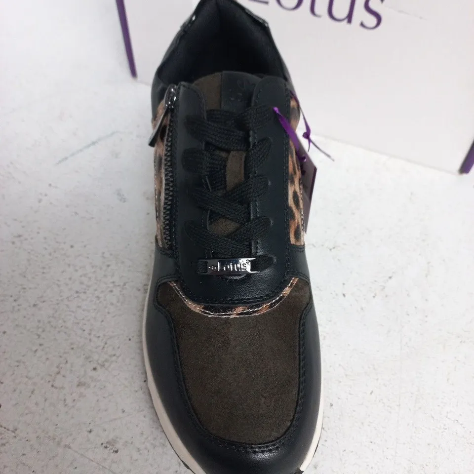 BOXED LOTUS MOORE TRAINERS IN BLACK/KHAKI - EU 39