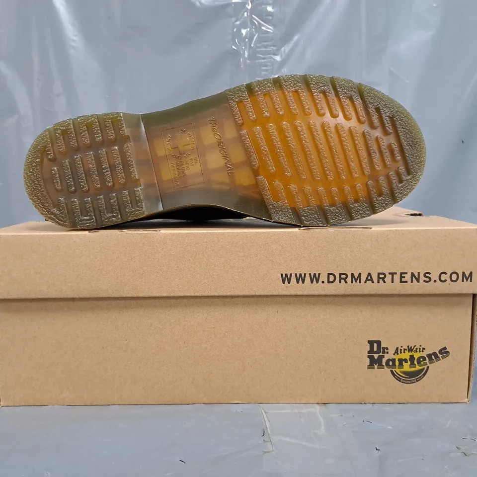 BOXED PAIR OF DR MARTENS 8065 MARY JANE SHOES IN BLACK SIZE UK 6