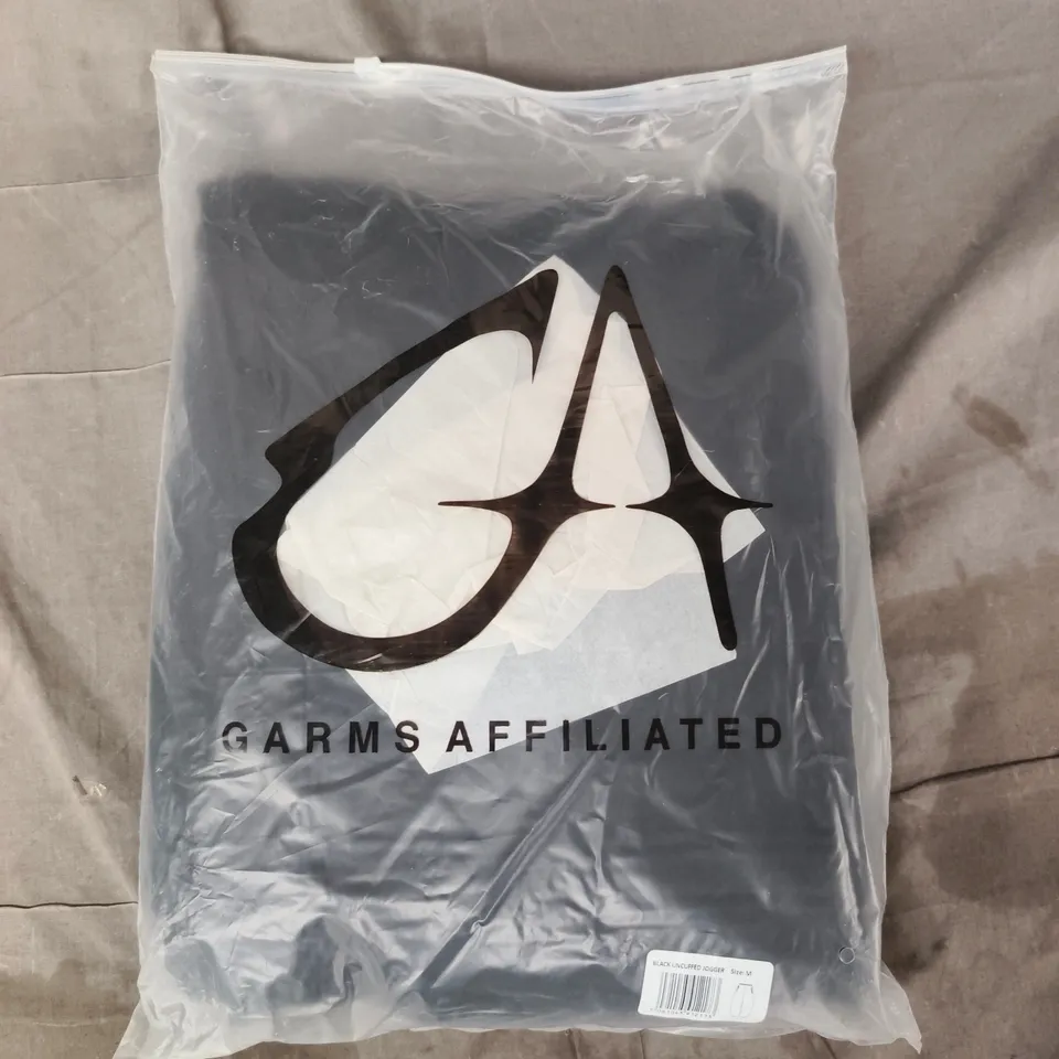 BAGGED GARMS AFFILIATED BLACK UNCUFFED JOGGERS SIZE MEDIUM