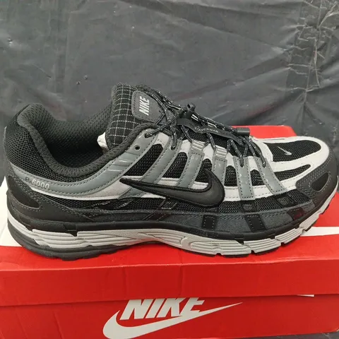 BOXED PAIR OF NIKE P-6000 TRAINERS - UK SIZE 8