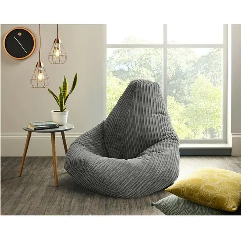 BOXED JUMBO CORD CLASSIC BEAN BAG // UPHOLSTERY COLOUR: GREEN (1 BOX)