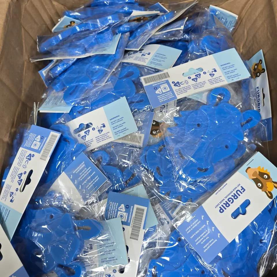 APPROXIMATELY 140 FURGRIP LAUNDRY PET HAIR REMOVERS - HORSE