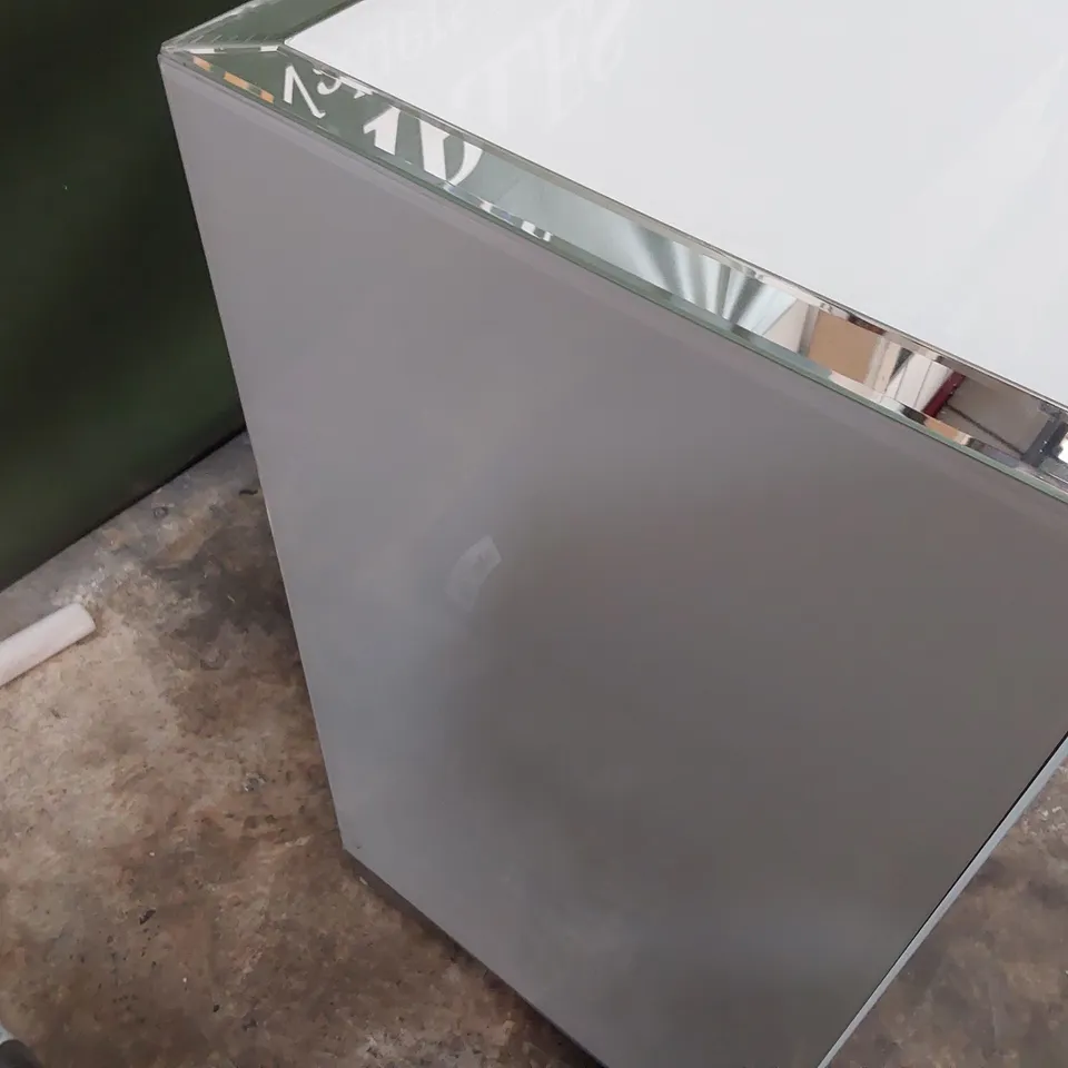 DESIGNER PEDESTAL DRESSING TABLE MIRROR/WHITE GLASS