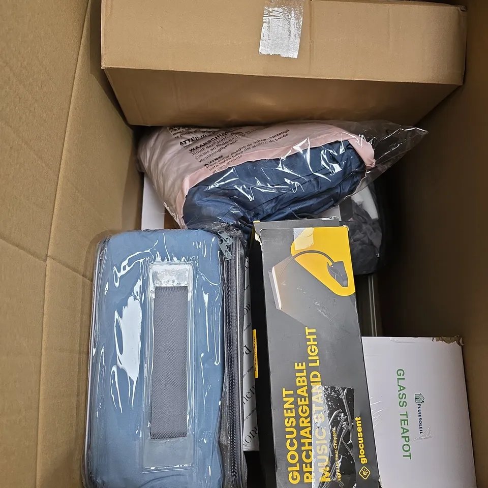 BOX OF APPROXIMATELY 12 ASSORTED HOUSEHOLD ITEMS TO INCLUDE - WALL CLOCK - LAMP - ELECTRIC GRINDER SET - ETC - COLLECTION ONLY