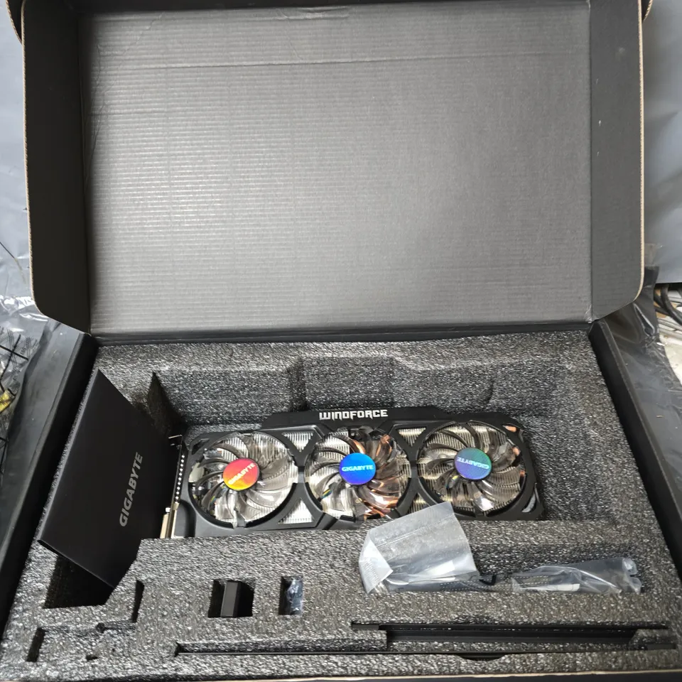 GIGABYTE RTX 5080 16GB GAMING OVERCLOCKED GRAPHICS CARD