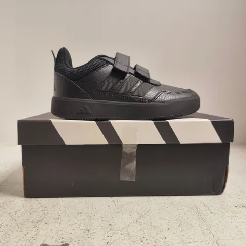BOXED PAIR OF ADIDAS TENSAUR KID'S SPORT 3.0 TRAINERS IN BLACK SIZE UK 12.5