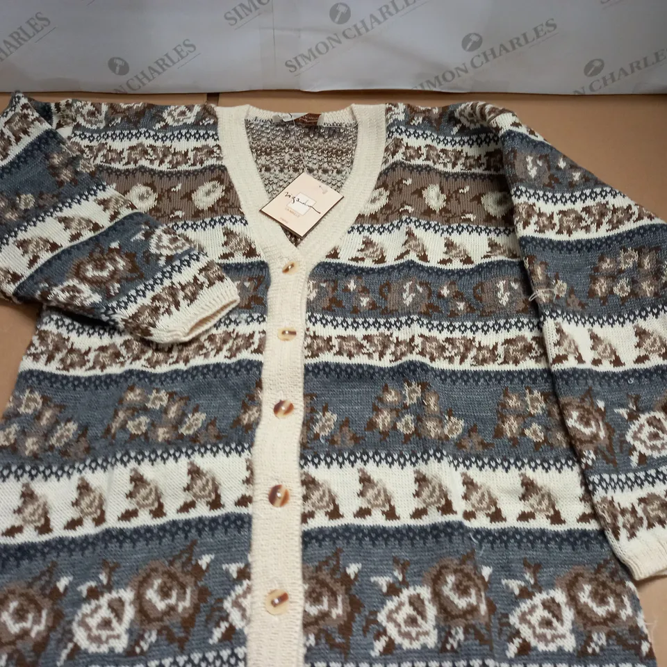 LOT OF APPROXIMATELY 15 LA MEILLE BUTTON CARDIGANS - SIZE UNSPECIFIED