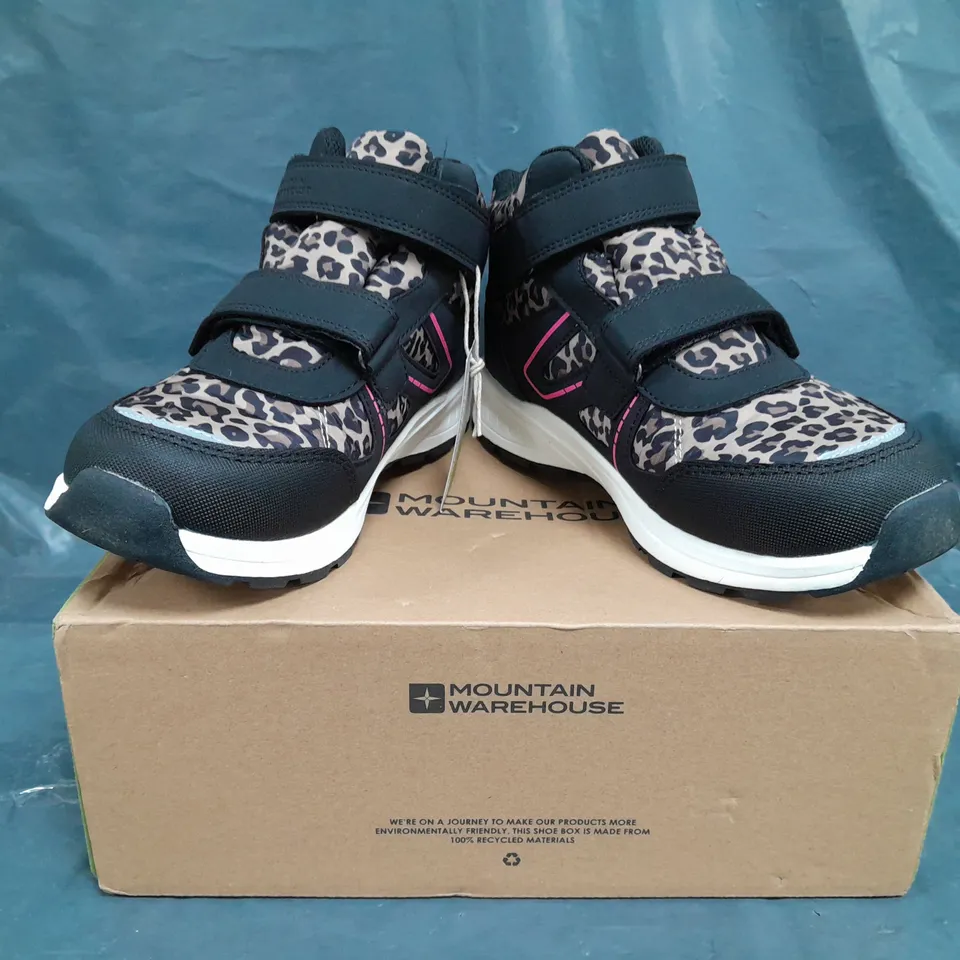 BOXED PAIR OF MOUNTAIN WAREHOUSE JUPITER KID'S ADAPTIVE WATERPROOF WALKING BOOTS IN ANIMAL PRINT/BLACK SIZE UK 5