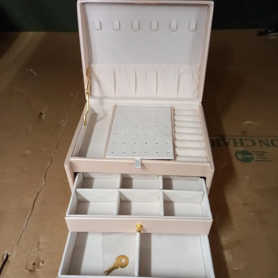 CREAM JEWELLERY STORAGE BOX 