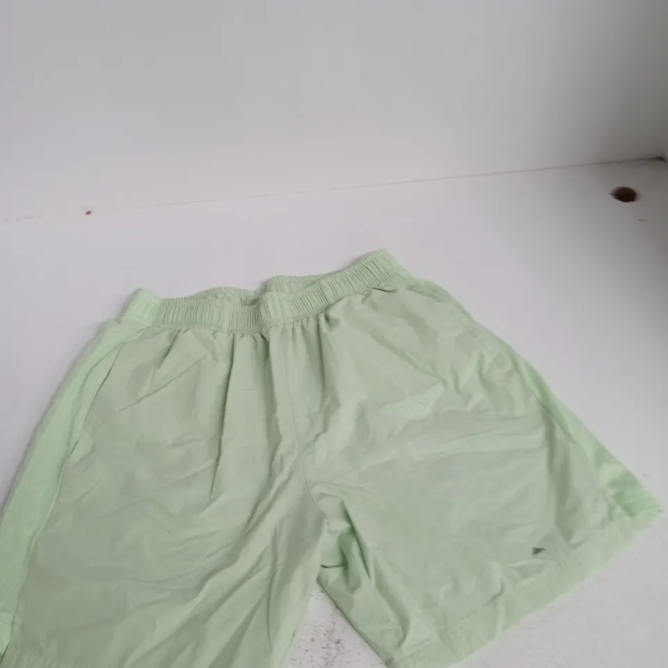 MONTERRAIN MINT GREEN SHORTS – ELASTICATED WAIST (CLO-KID) SIZE L