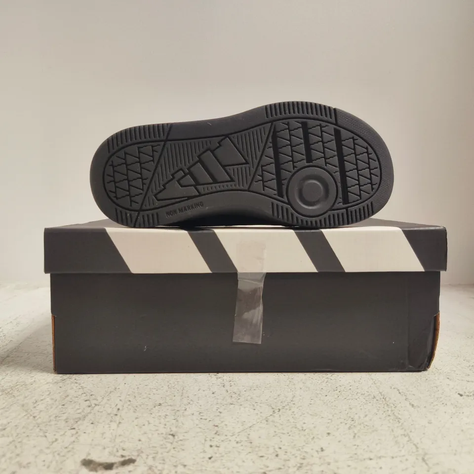 BOXED PAIR OF ADIDAS TENSAUR KID'S SPORT 3.0 TRAINERS IN BLACK SIZE UK 12.5