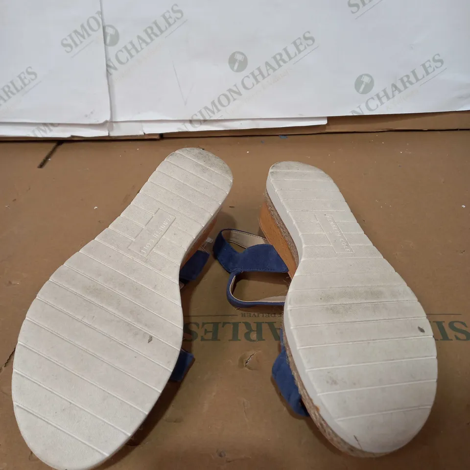 KENNETH COLE PLATFORM SANDLES SIZE 8