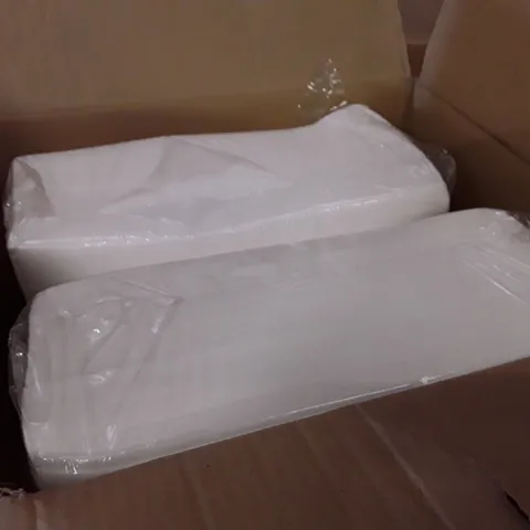 PALLET OF 42 BOXES OF 100 DRYLINE ULTIMA WHITE PADS