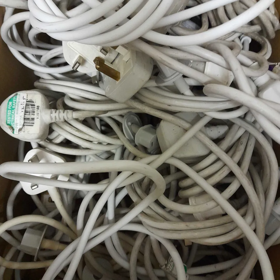 LOT OF APPROX 25 ORIGINAL APPLE IMAC LONGWELL 6 FT POWER CORDS LS-13A