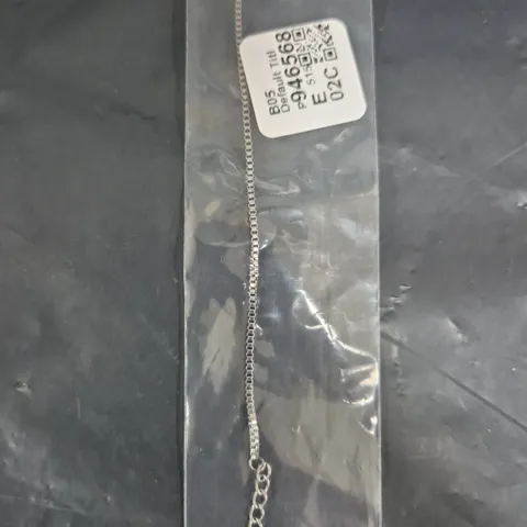 BOX OF APPROXIMATELY 50 YOSITHA CHAINS