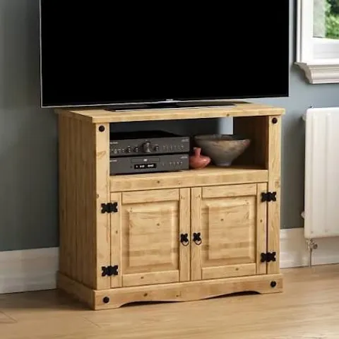 BOXED VIDA DESIGNS CORONA STRAIGHT TV UNIT - PINE (1 BOX)