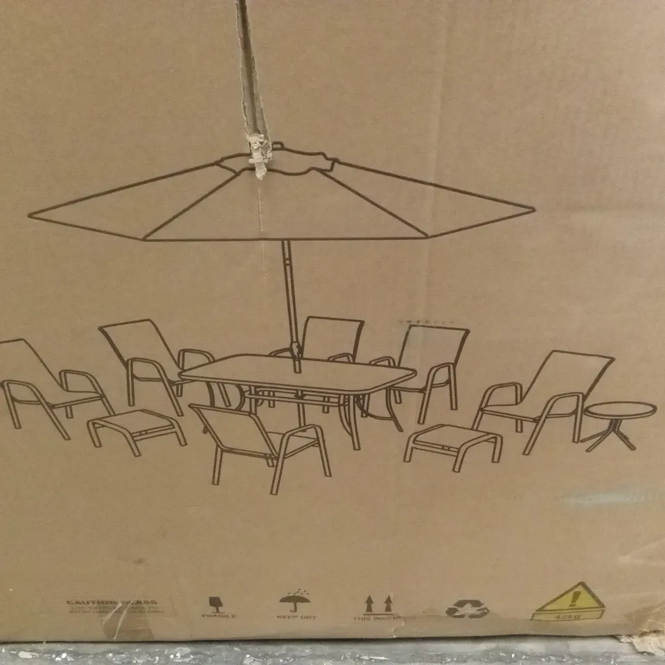 BOXED SET OF 6 OUTDOOR DINING CHAIRS WITH 2 FOOTSTOOLS - CHAIRS ONLY (1 BOX)