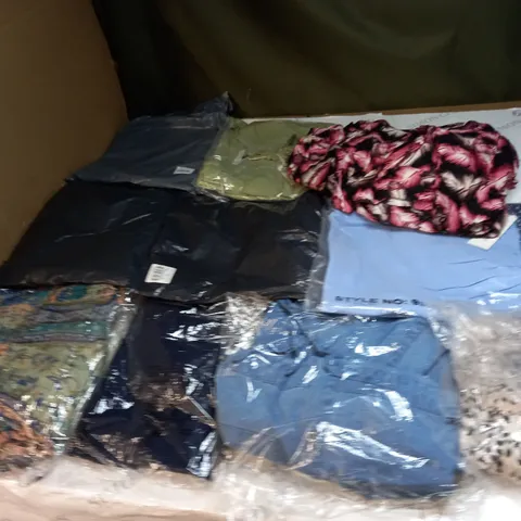 BAG OF APPROX 10 ASSORTED CLOTHING ITEMS TO INCLUDE - MAISON DE NIMES - EMELIA