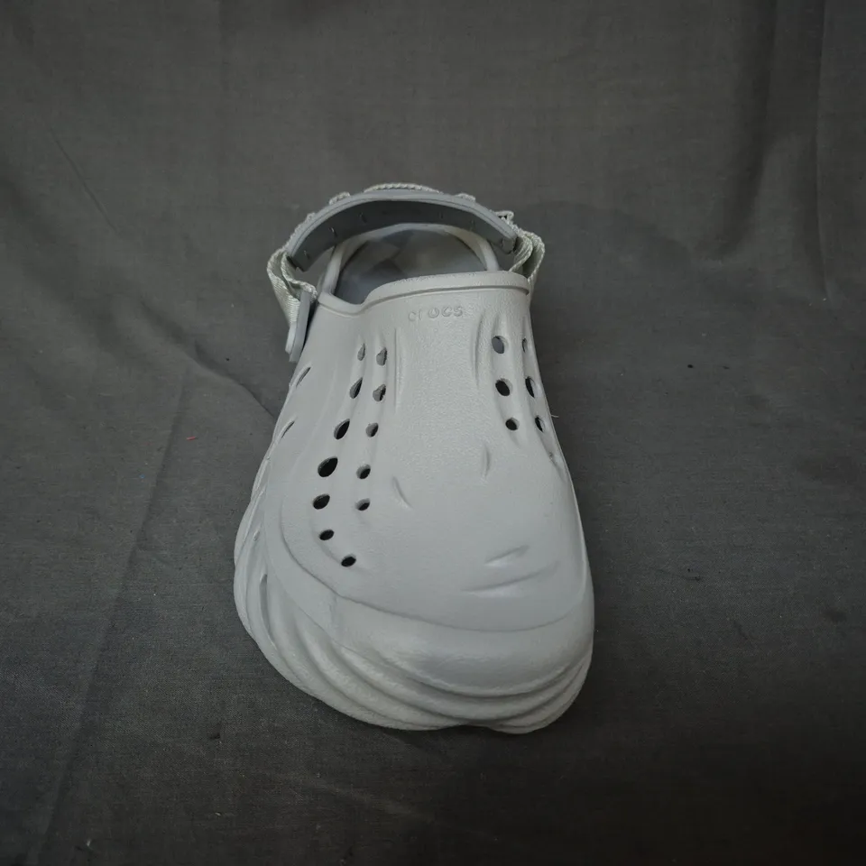 CROCS ECHO CLOG IN GREY - UK M6/W7