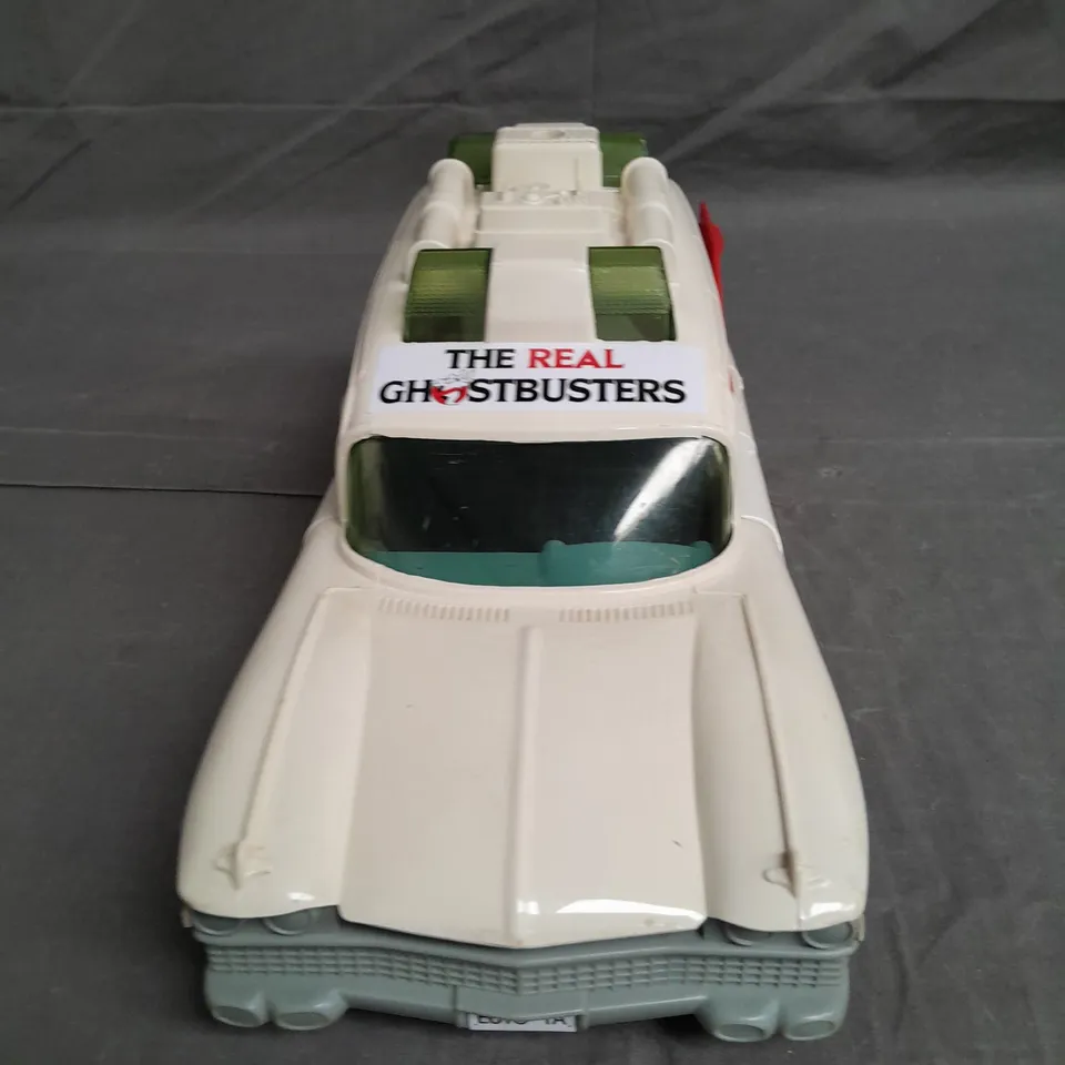 GHOSTBUSTER - ECTO-1 CAR