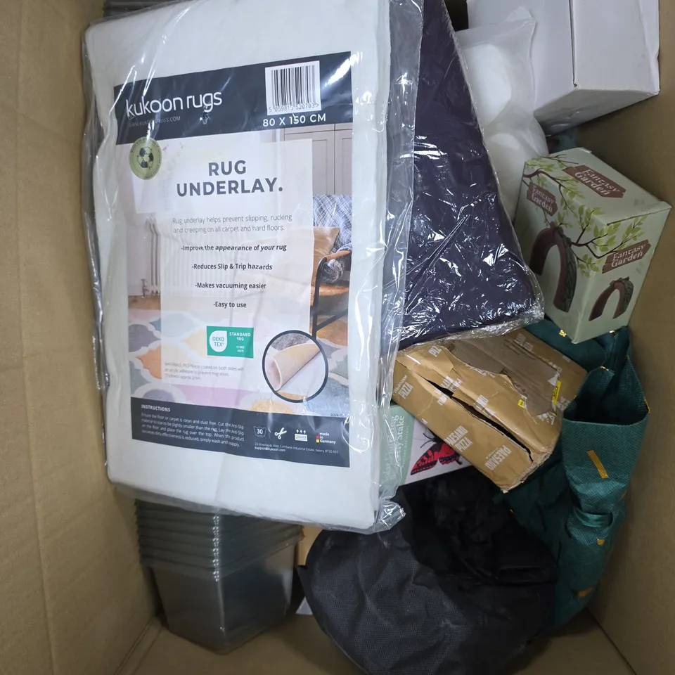 APPROXIMATELY 15 ASSORTED HOUSEHOLD PRODUCTS TO INCLUDE HOME DÉCOR, SOLAR BUTTERFLY, RUG UNDERLAY ETC