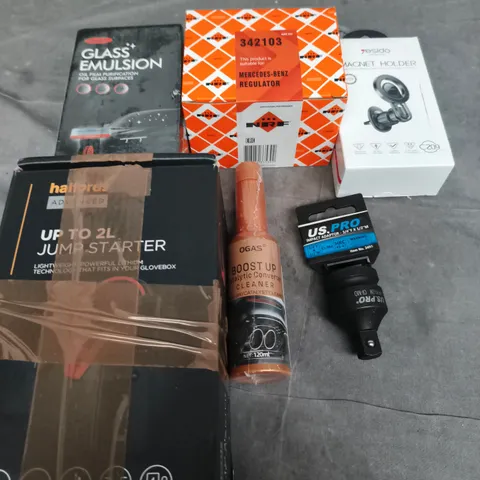 APPROXIMATELY 10 ASSORTED VEHICLE PARTS AND ACCESSORIES TO INCLUDE JUMP STARTER, MAGNET PHONE HOLDER, GLASS EMULSION ETC - COLLECTION ONLY