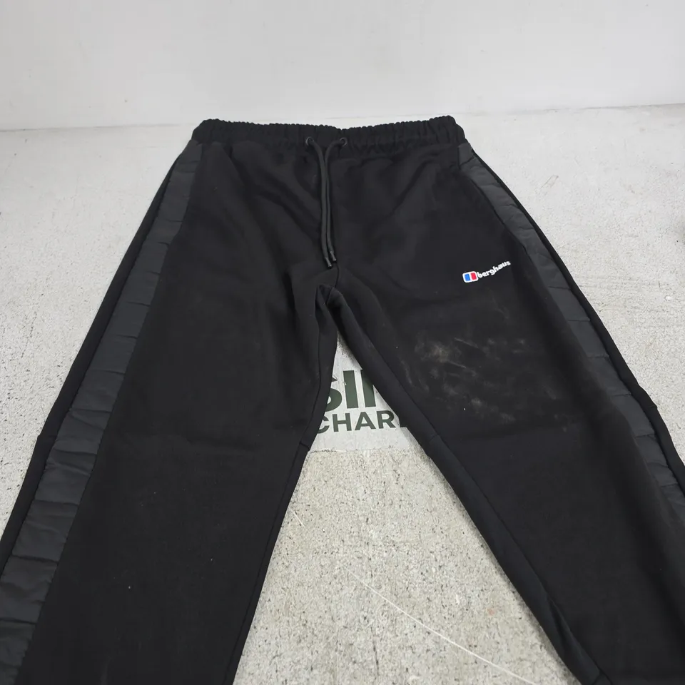 BERGHAUS BLACK TRACKSUIT PANTS – SIZE L