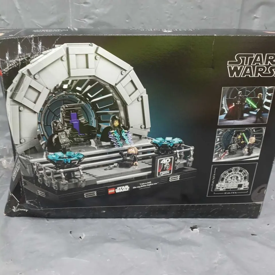 LEGO STAR WARS EMPERORS THRONE ROOM DIORAMA  RRP £89.99