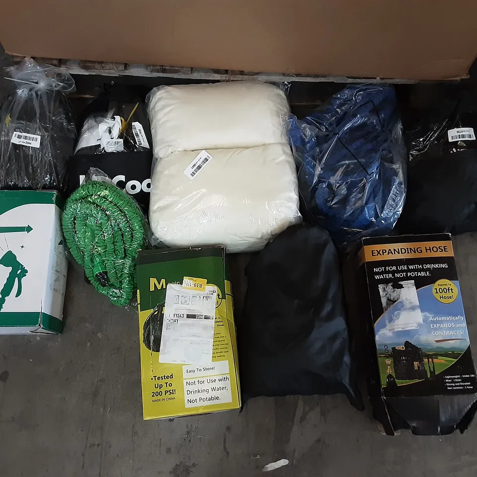 PALLET OF ASSORTED PRODUCTS TO INCLUDE FLEXI HOSE, LIGHTEASE PILLOW, ERGONOMIC INNOVATIONS ORTHOPAEDIC DONUT CUSHION, THEFITLIFE EXPANDABLE GARDEN HOSE, MAGIC HOSE, MEMORY FOAM CERVICAL PILLOW