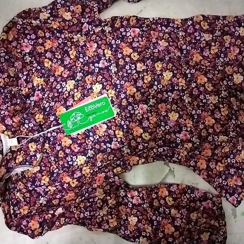 BOX CONTAINING 27 PCS MONSOON SIZE XS , 23 PCS YELLOW TOPS BY MARLA WAYNE AND 7 PAIRS OF MARLA WAYNE KHAKI JEANS SIZE 14P
