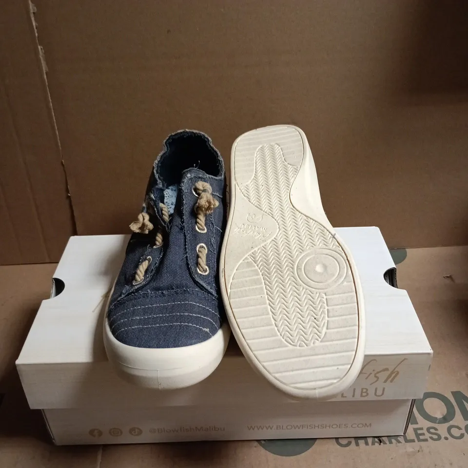 BLOWFISH MALIBU DENIM SNEAKERS SIZE 6 BOXED