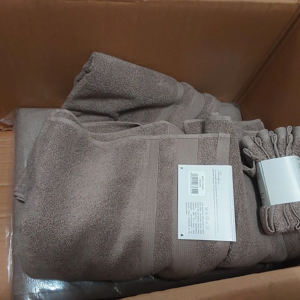 BOXED BALJIWAN APPROXIMATELY 10 PIECE EGYPTIAN-QUALITY COTTON BATH TOWEL SET 