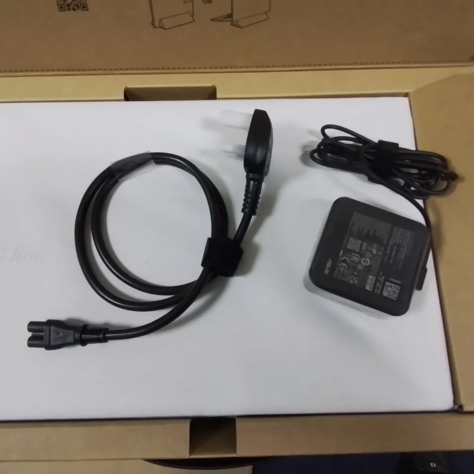 BOXED ASUS VIVOBOOK GO 15 INTEL I-3 LAPTOP IN SILVER