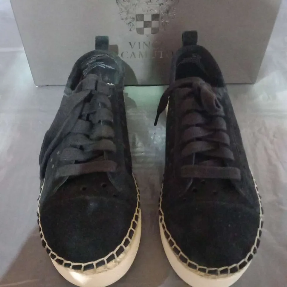 BOXED VINCE CAMUTO THEERA BLACK SUEDE/LEATHER SIZE 3