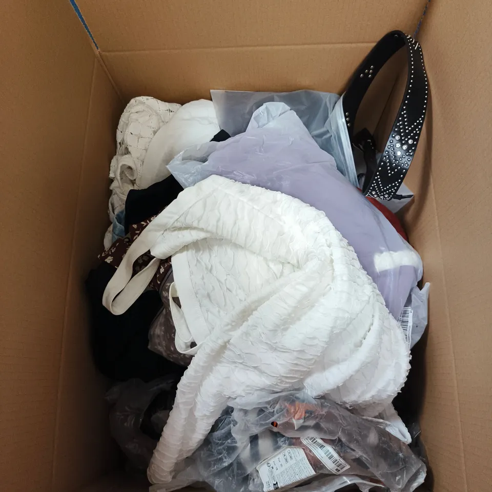 BOX OF APPROXIMATELY 25 ASSORTED CLOTHING ITEMS TO INCLUDE M&S, ASOS ETC
