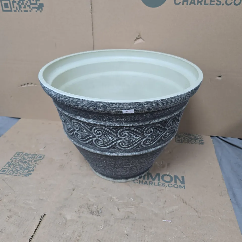 HEART WASHED GRANITE PLANTER 40CM