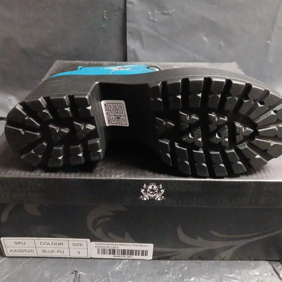 BOXED PAIR OF KOI SPIDERMONKEY MILITARY TEAL BOOTS – UK SIZE 3 