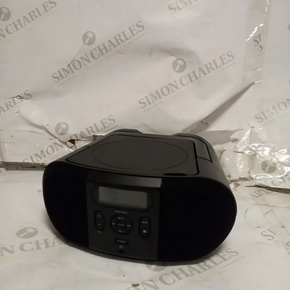 CD BOOMBOX WITH FM RADIO IN BLACK